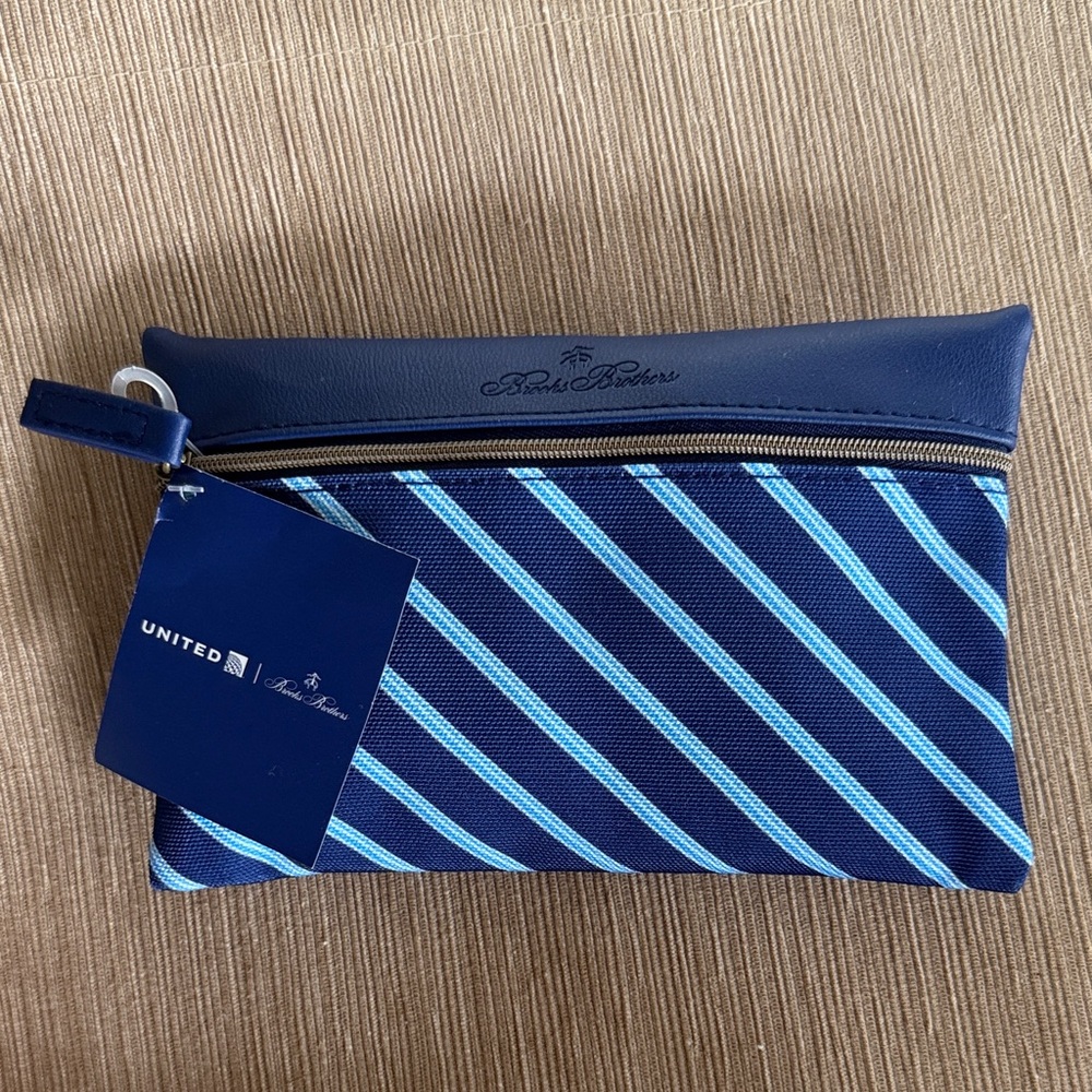 United Airlines inflight amenity Brooks Brothers